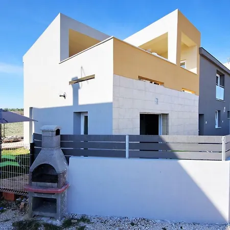 Deluxe Roko Villa