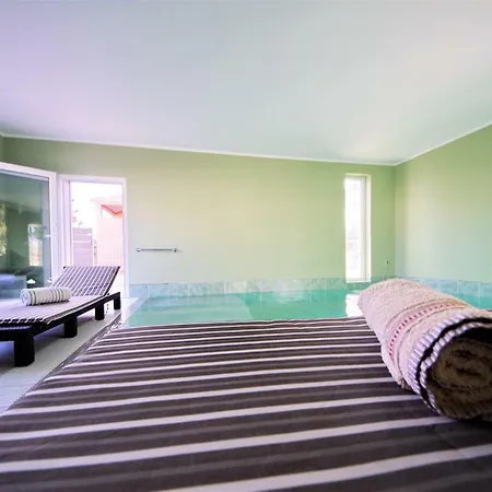 Deluxe Roko Villa *