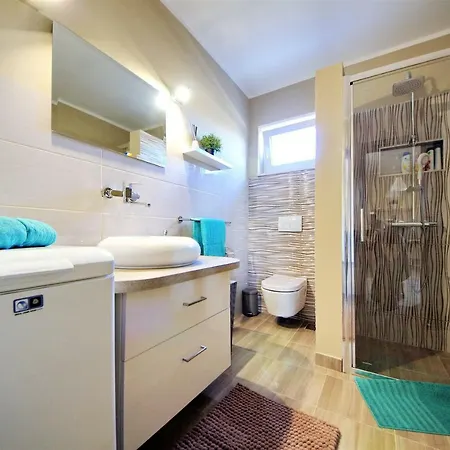 Deluxe Roko Villa Vir